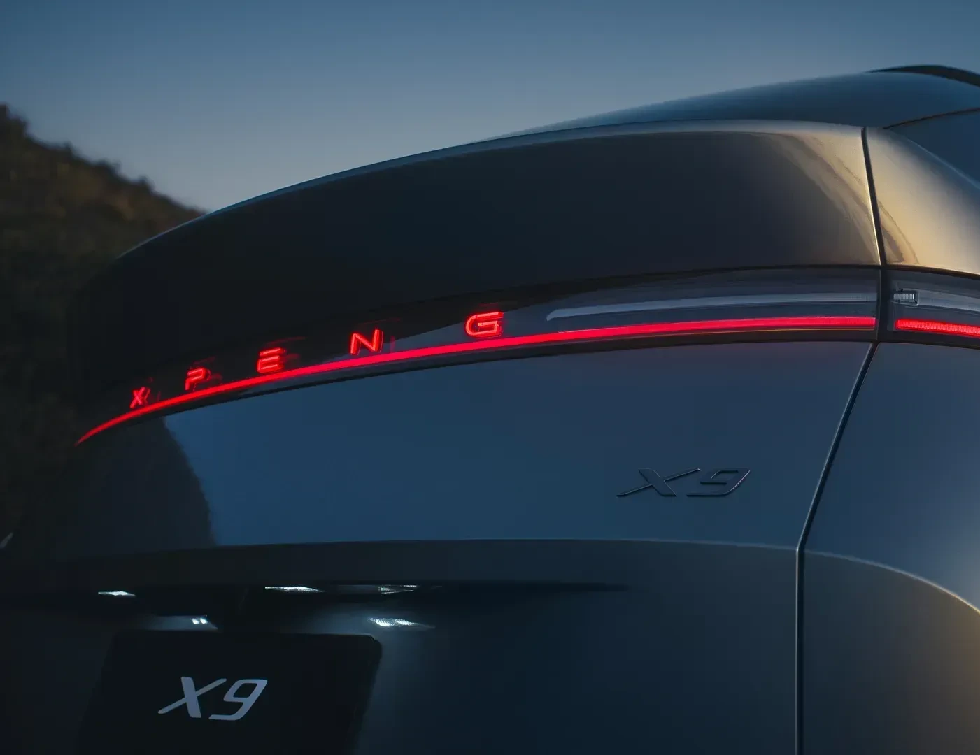 XPENG X9, imaginea 3